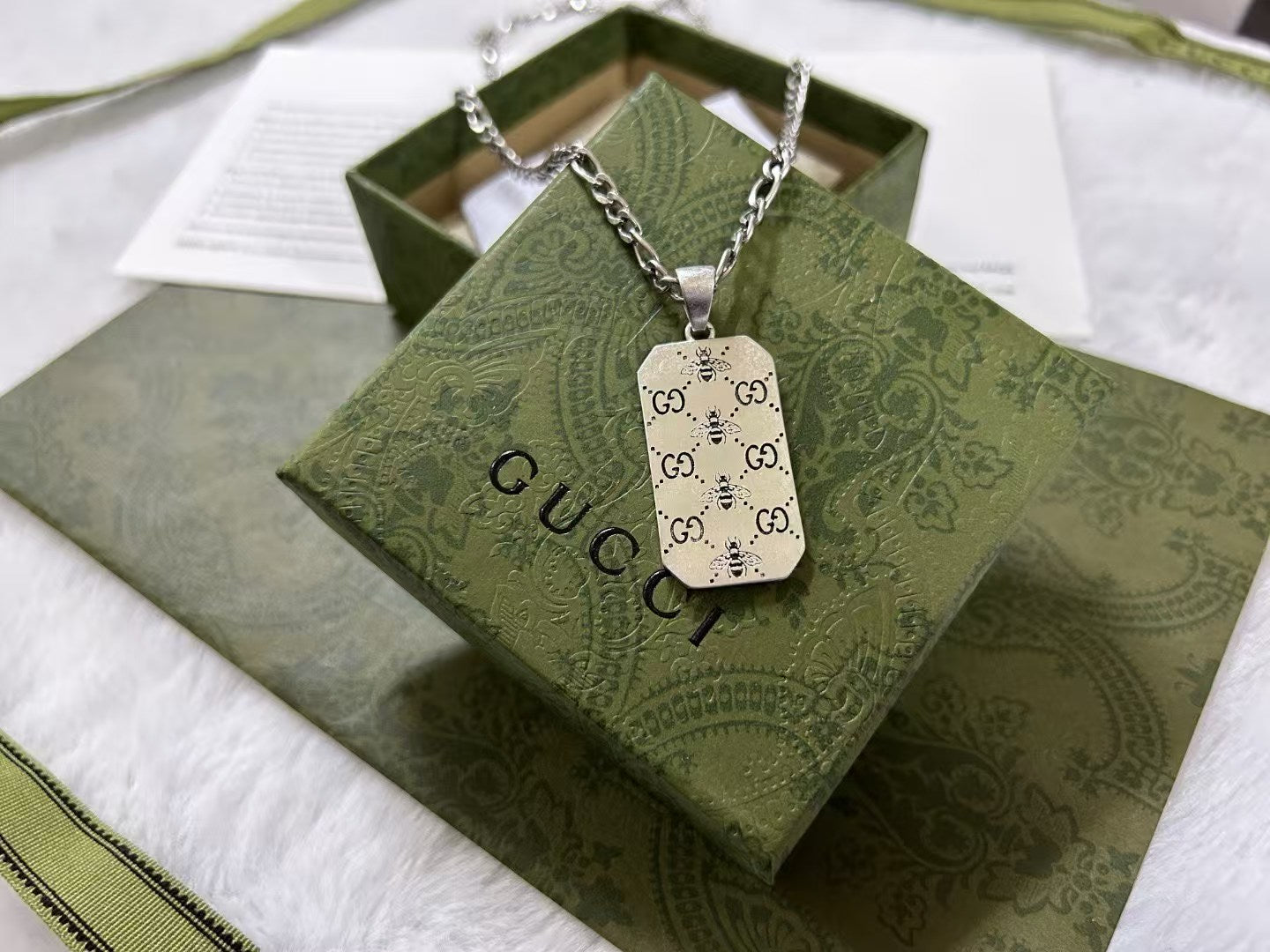 Gucci GG and Bee Pendant Necklace & Bracelet – Sterling Silver Dog Tag with Motif Pattern