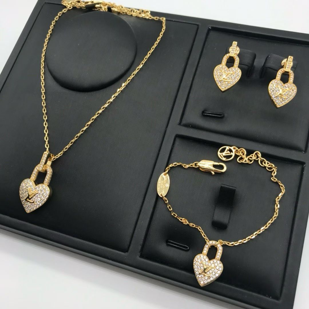 Louis Vuitton Heart Padlock Jewelry Set – Gold with Sparkling Stones