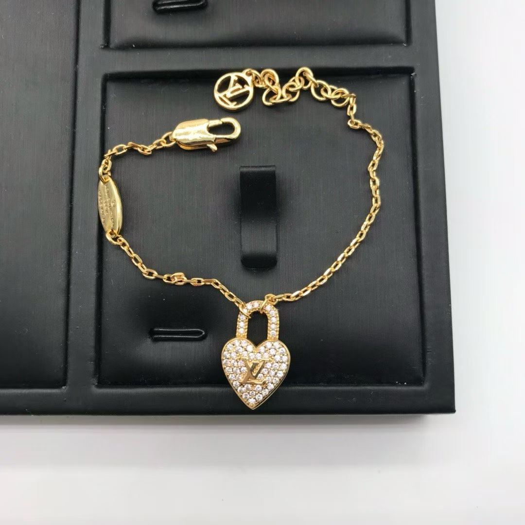 Louis Vuitton Heart Padlock Jewelry Set – Gold with Sparkling Stones