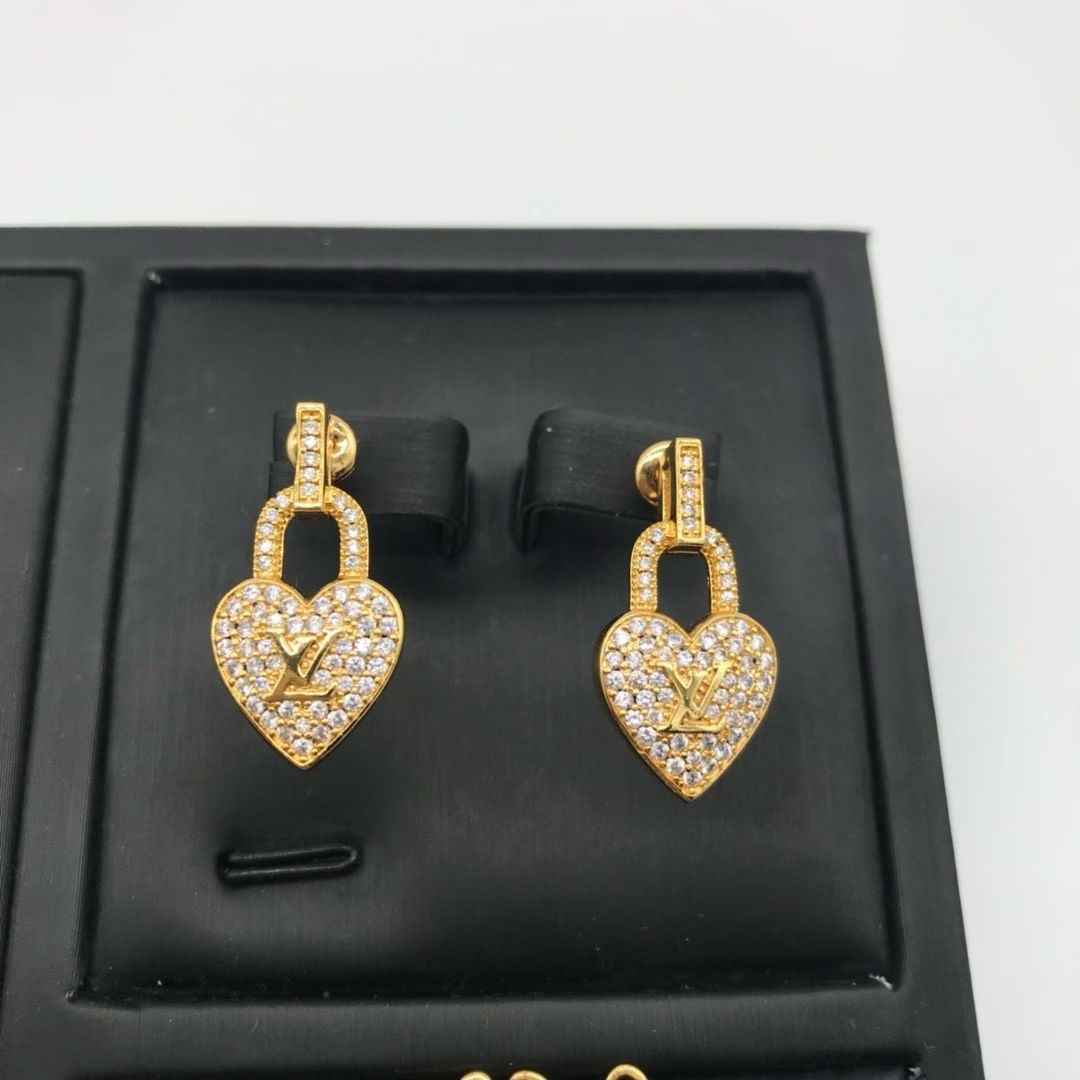 Louis Vuitton Heart Padlock Jewelry Set – Gold with Sparkling Stones