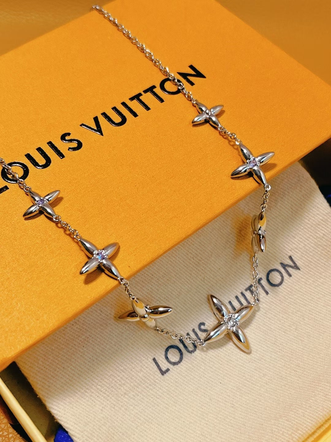Louis Vuitton Floral Gem Necklace – Chain with Symmetrical Motifs