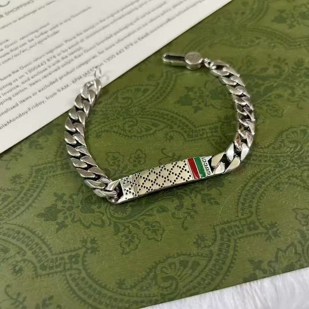 Gucci Silver Pendant Necklace & Bracelet Set – GG Pattern & Logo Plate Designs