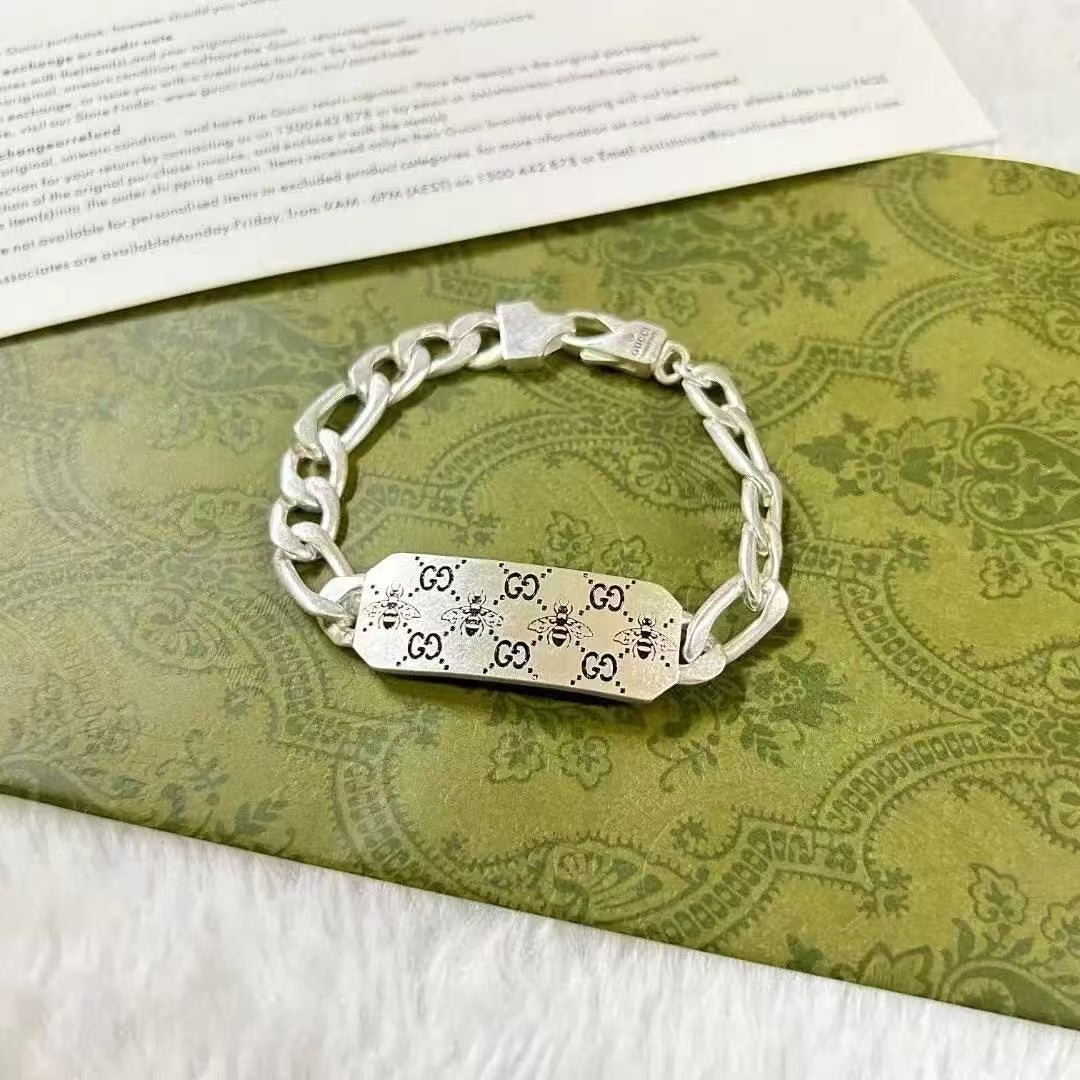 Gucci GG and Bee Pendant Necklace & Bracelet – Sterling Silver Dog Tag with Motif Pattern