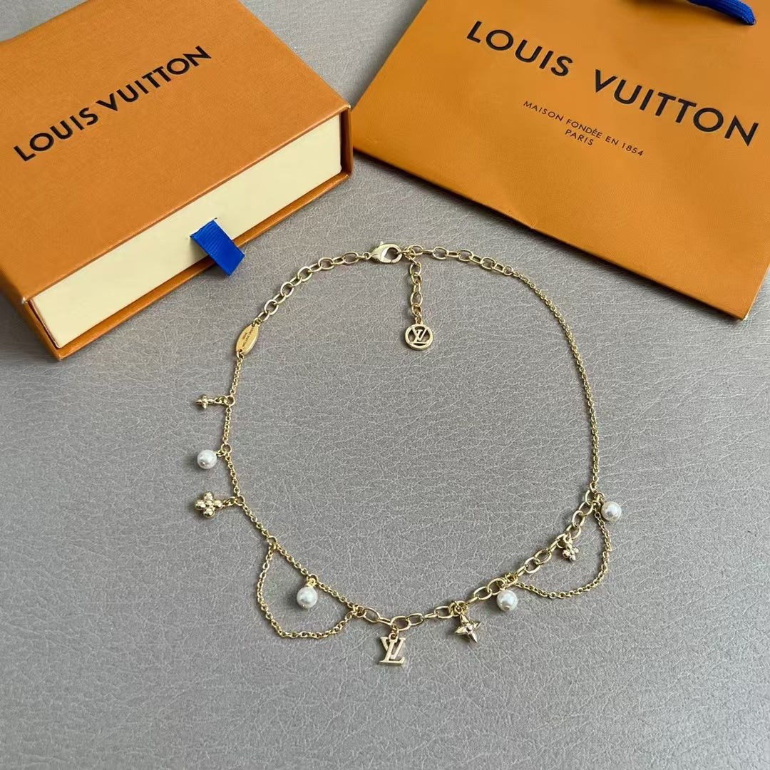 Louis Vuitton Charm & Pearl Jewelry Set – Gold Necklace & Bracelet
