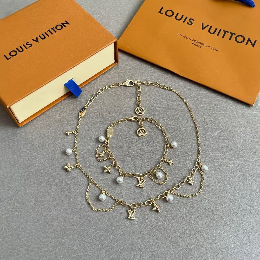 Louis Vuitton Charm & Pearl Jewelry Set – Gold Necklace & Bracelet