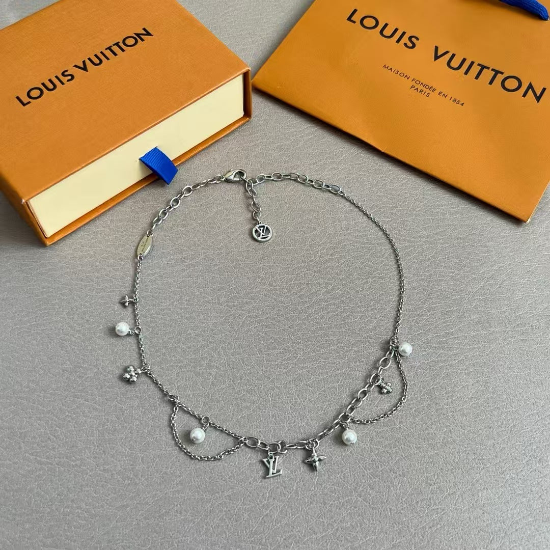 Louis Vuitton Charm & Pearl Jewelry Set – Gold Necklace & Bracelet