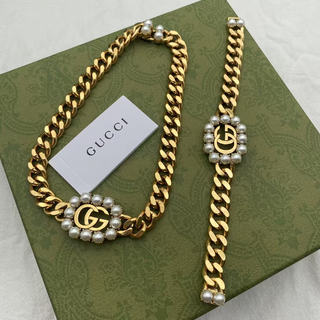Gucci Pearl-Embellished Double G Necklace – Gold Chain with Iconic Logo