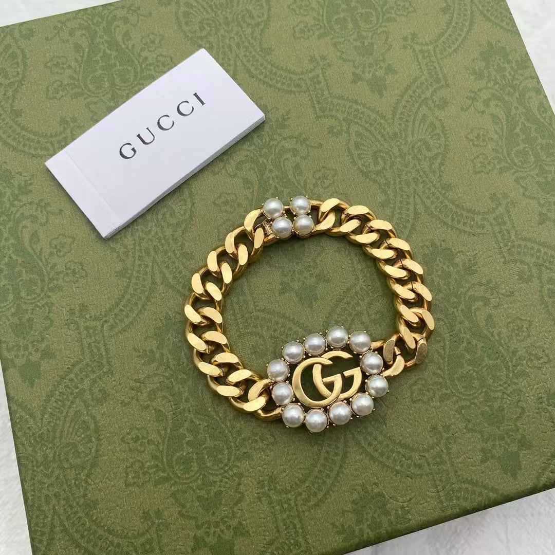 Gucci Pearl-Embellished Double G Necklace – Gold Chain with Iconic Logo