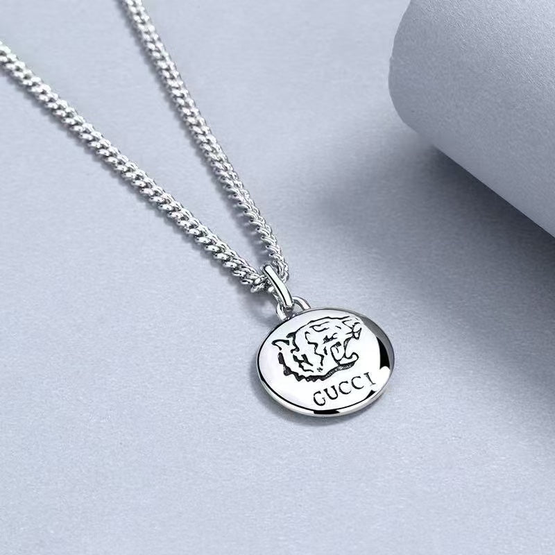 Gucci Roaring Tiger Pendant Necklace – Engraved Silver Statement