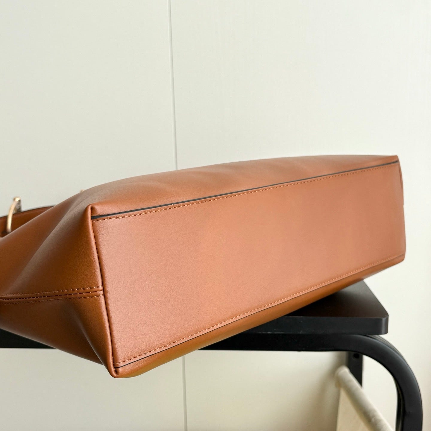 Gucci Structured Top-Handle Handbag Collection