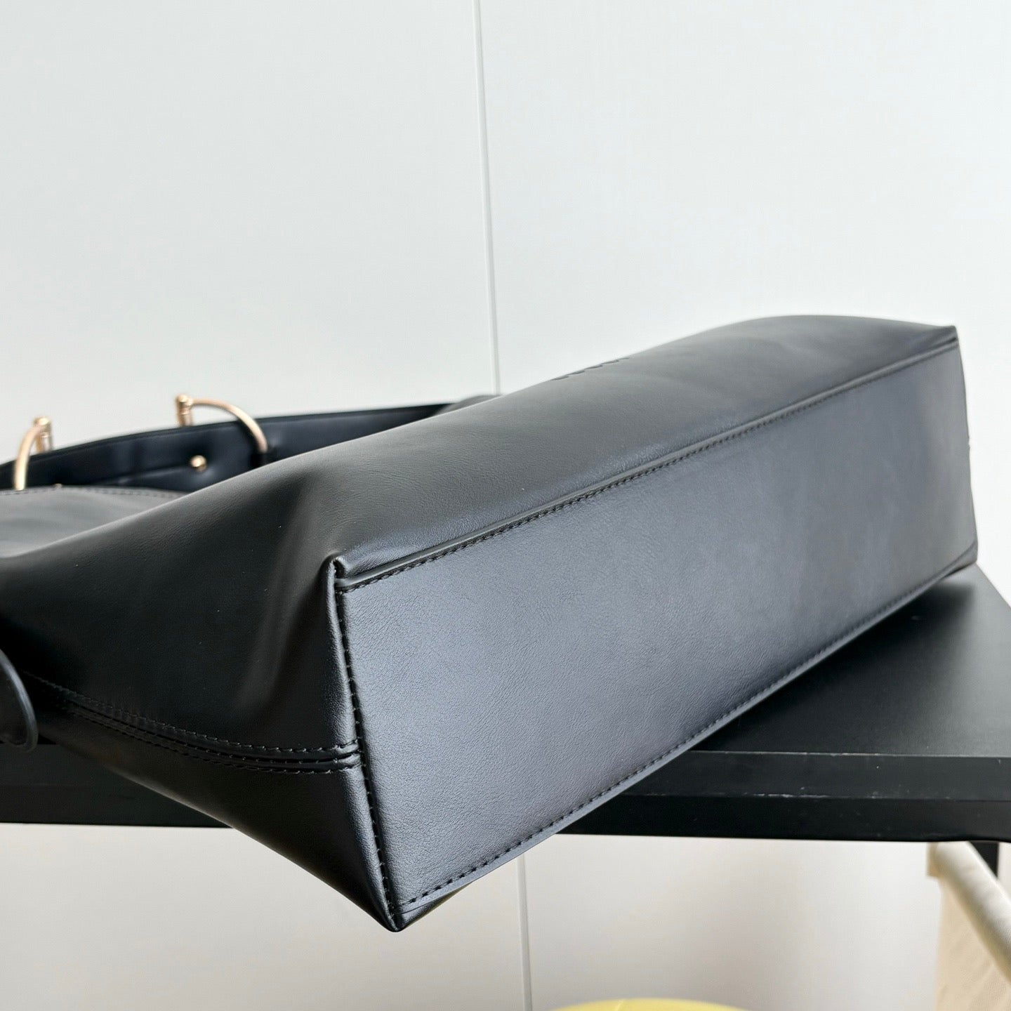 Gucci Structured Top-Handle Handbag Collection