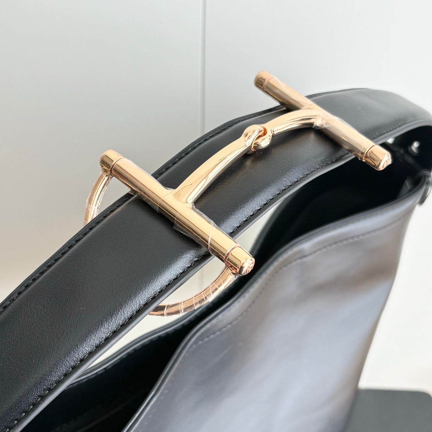 Gucci Structured Top-Handle Handbag Collection