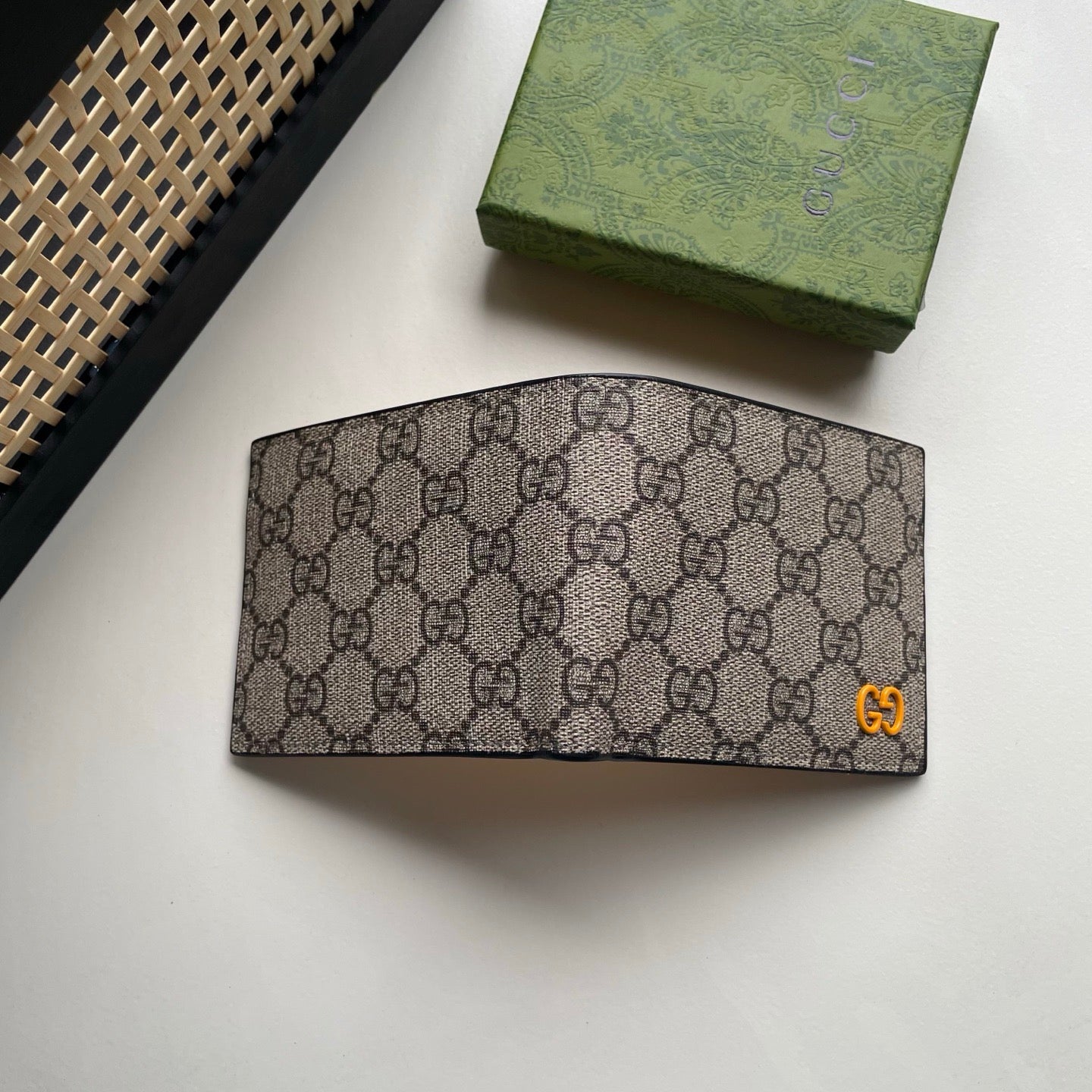 Gucci GG Supreme Canvas Wallet – Gold GG Logo