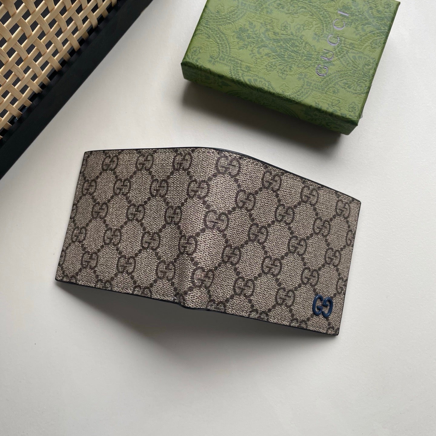 Gucci GG Supreme Canvas Wallet – Gold GG Logo