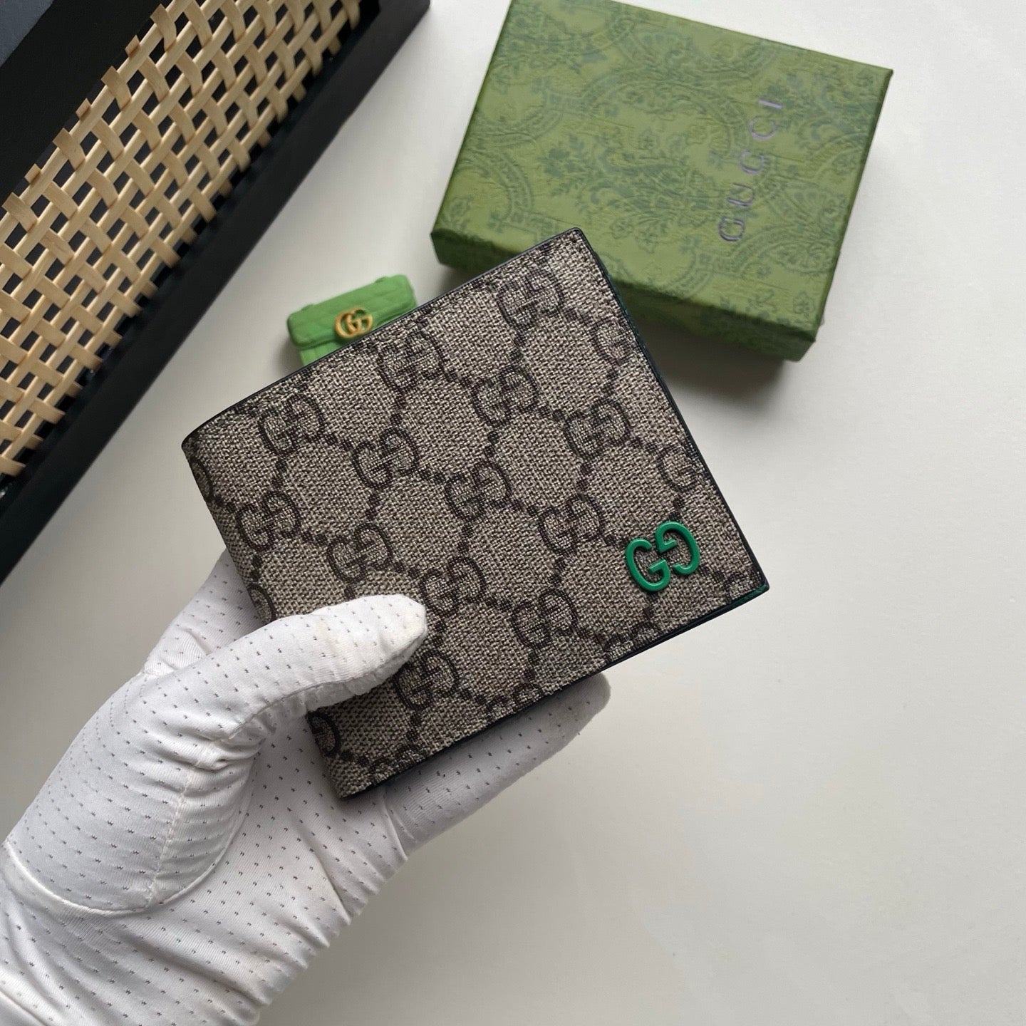 Gucci GG Supreme Canvas Wallet – Gold GG Logo