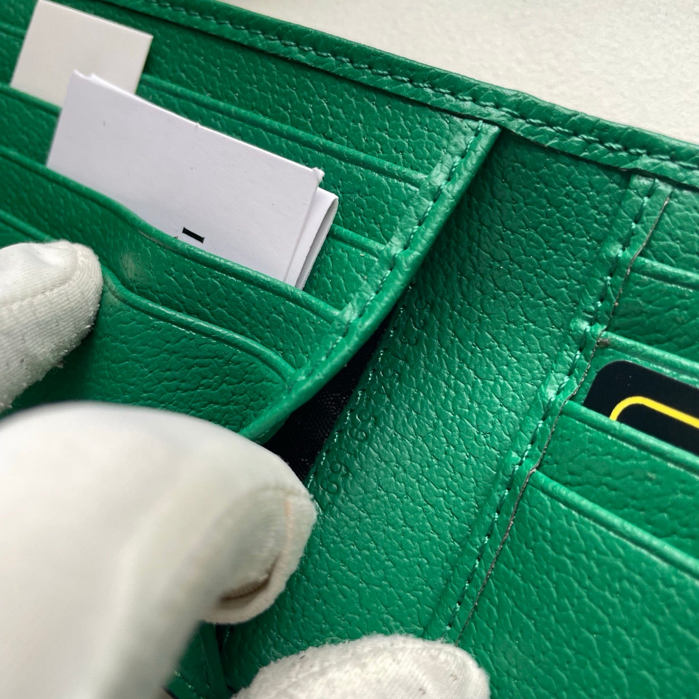 Gucci GG Supreme Canvas Wallet – Gold GG Logo