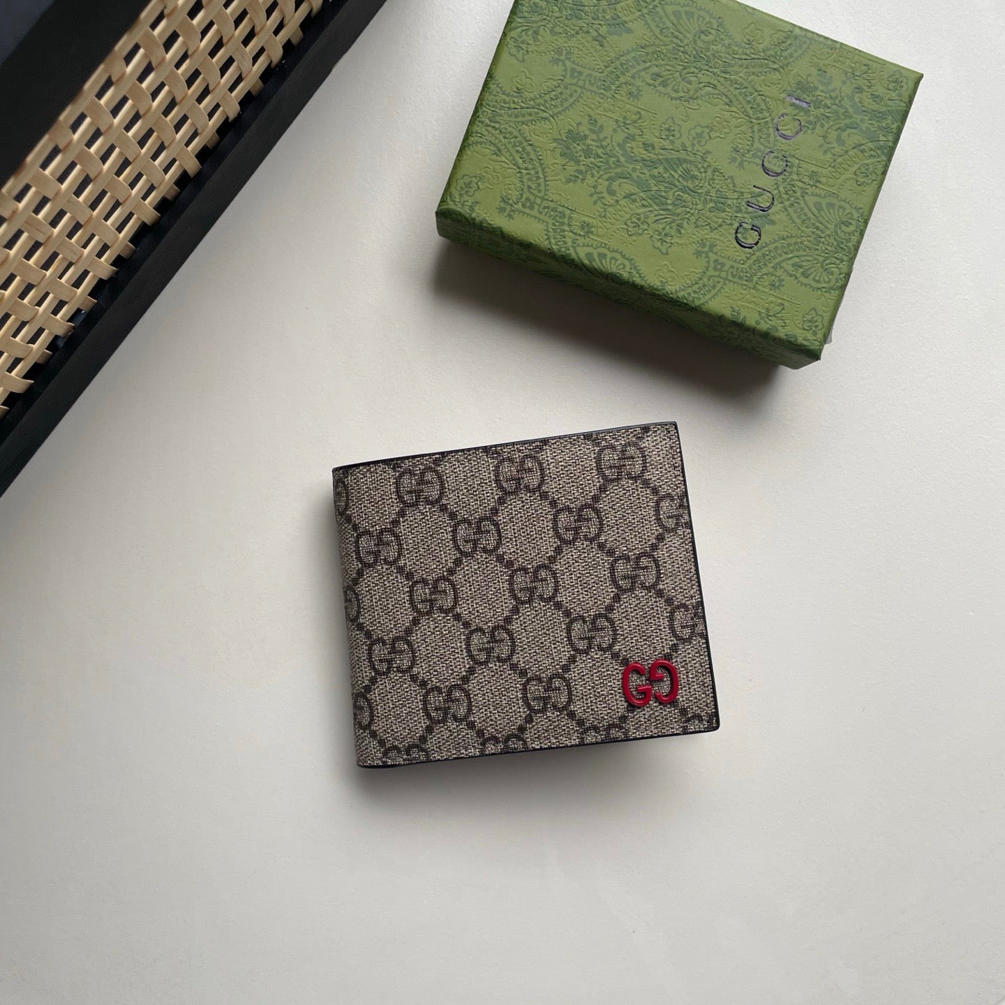 Gucci GG Supreme Canvas Wallet – Gold GG Logo