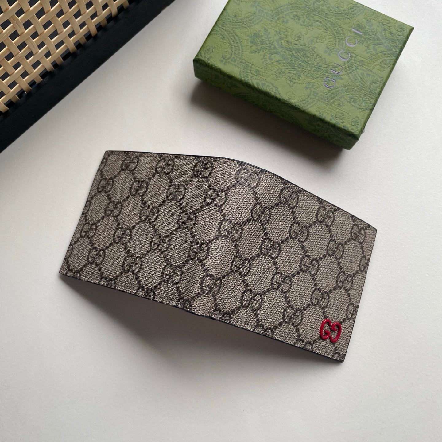 Gucci GG Supreme Canvas Wallet – Gold GG Logo