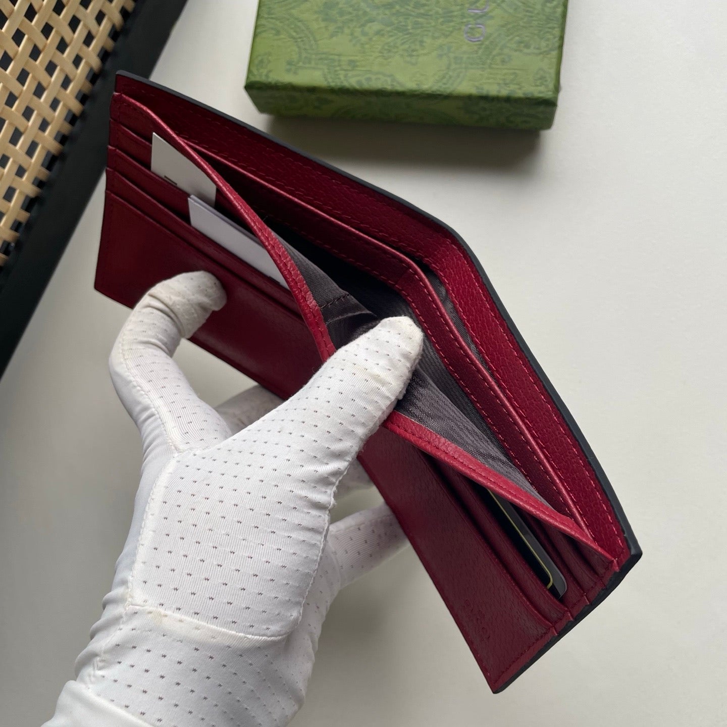 Gucci GG Supreme Canvas Wallet – Gold GG Logo