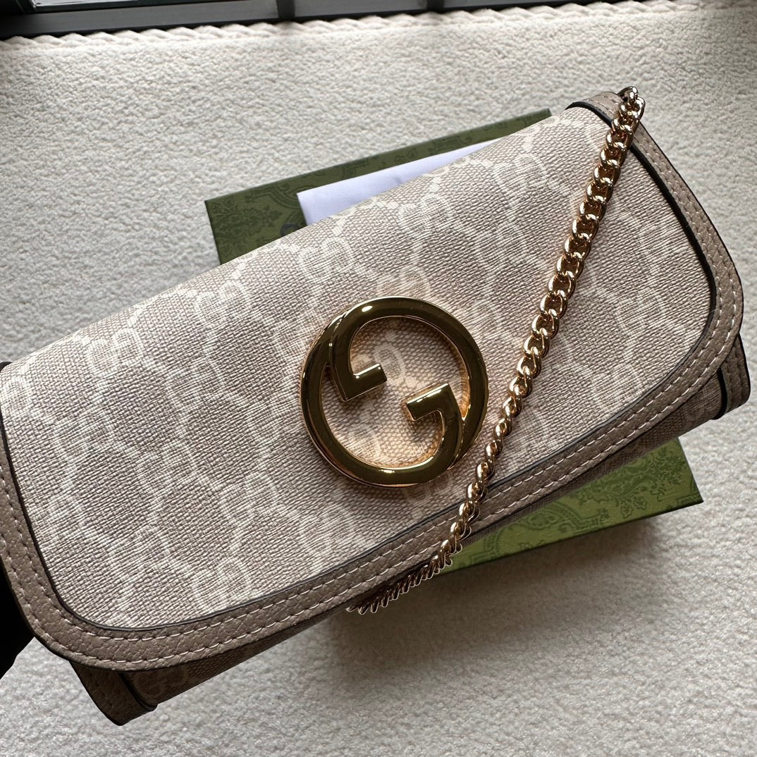Gucci GG Monogram Chain Wallet – Classic Beige with Gold GG Logo