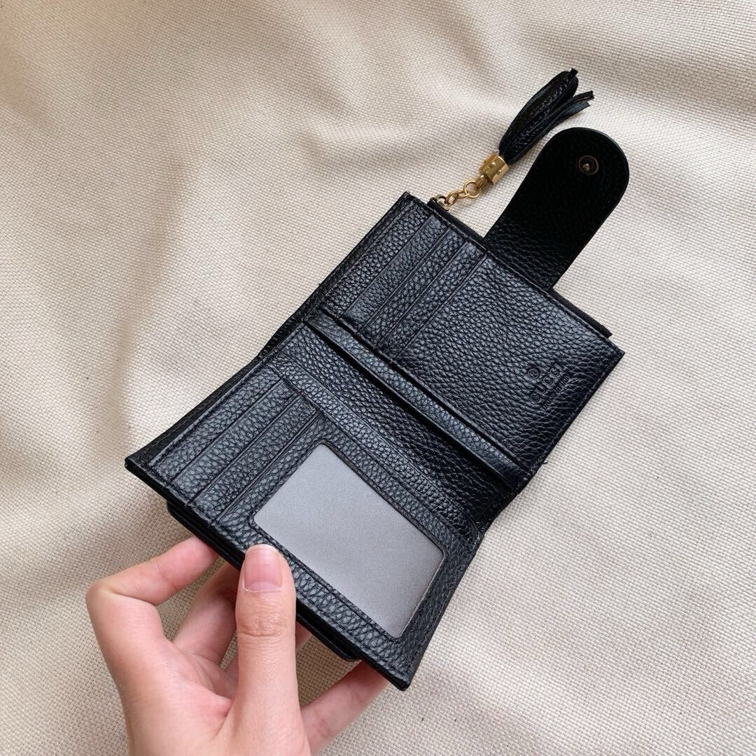 Gucci Embossed GG Zipper Wallet – Pink & Black