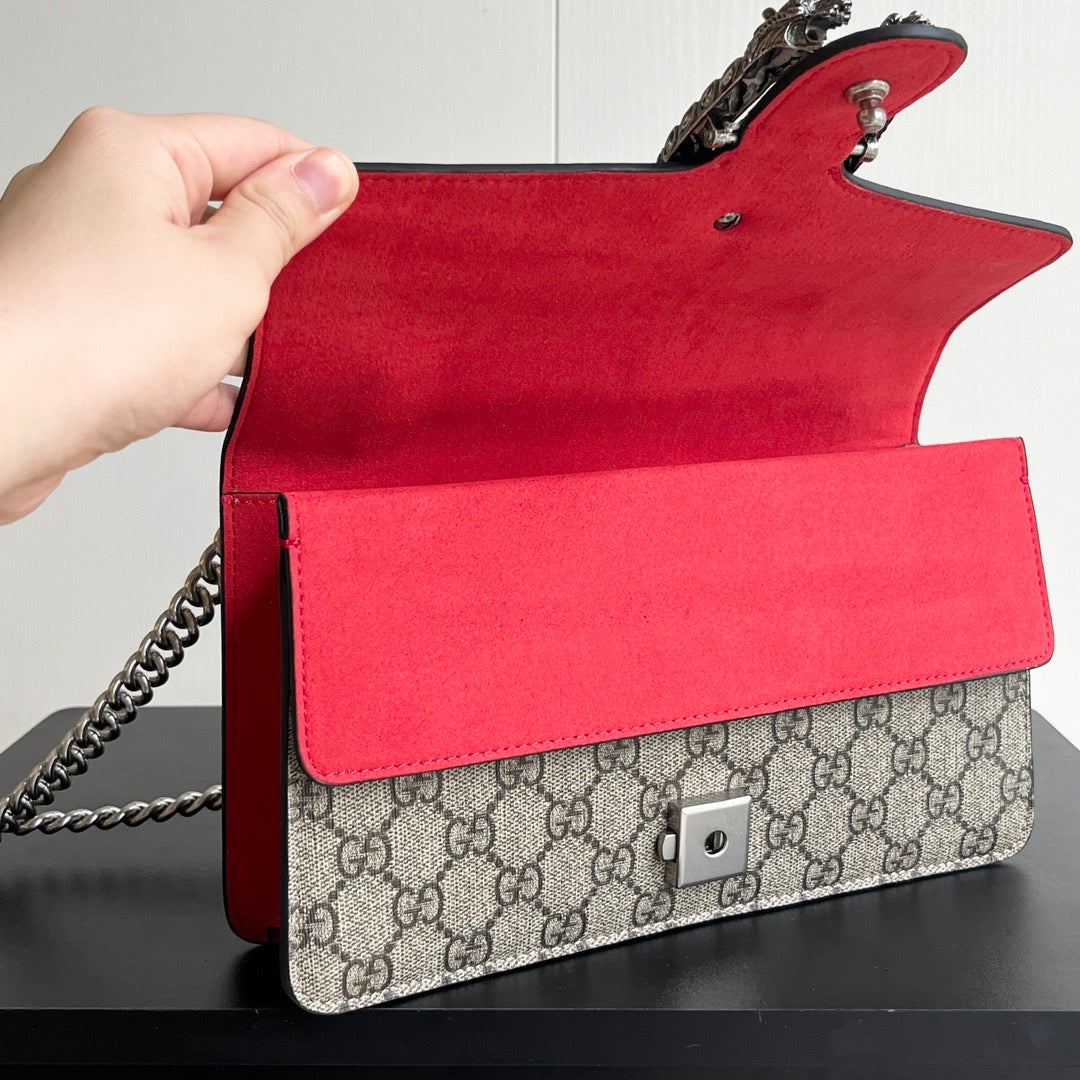 Gucci Dionysus GG Supreme Shoulder Bag
