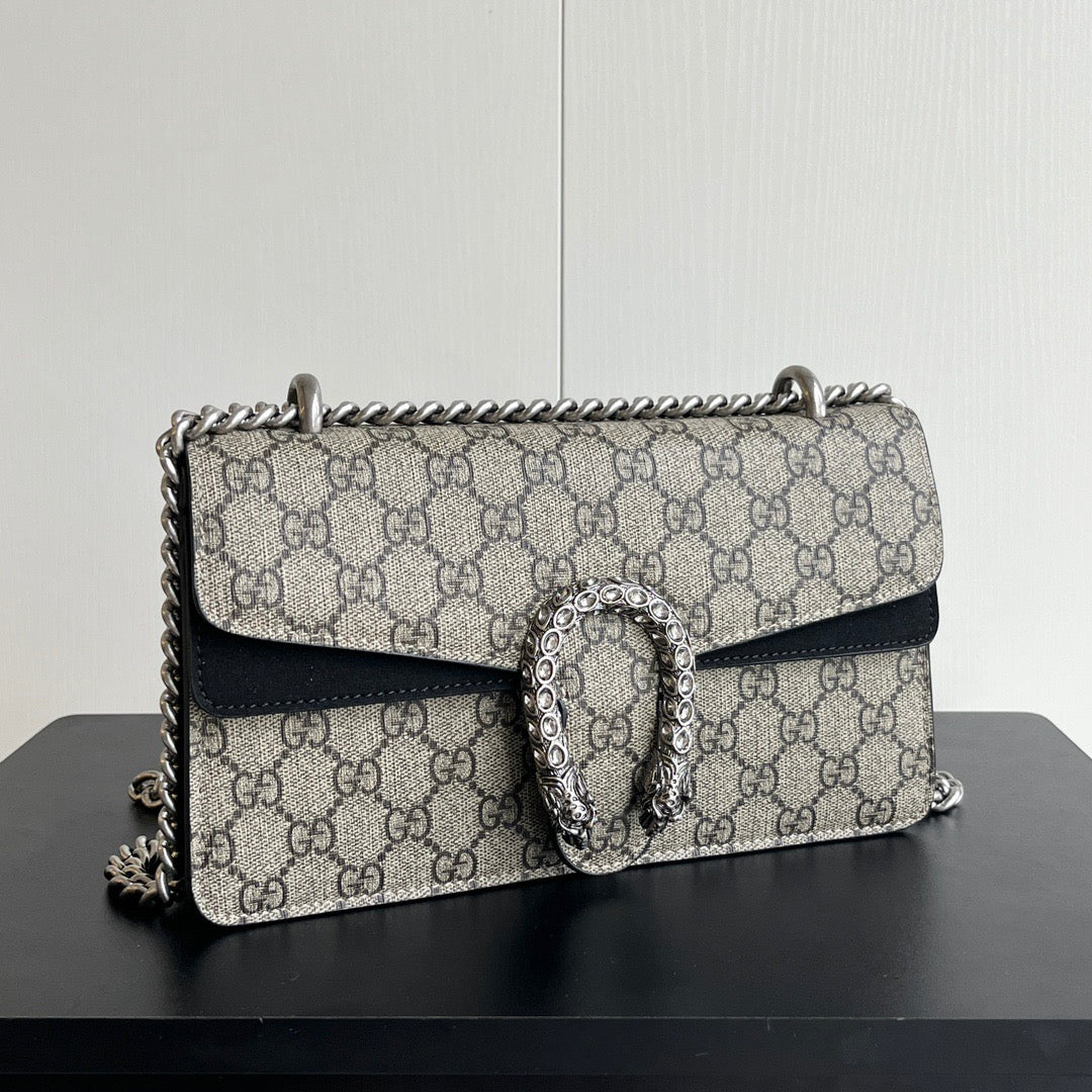 Gucci Dionysus GG Supreme Shoulder Bag