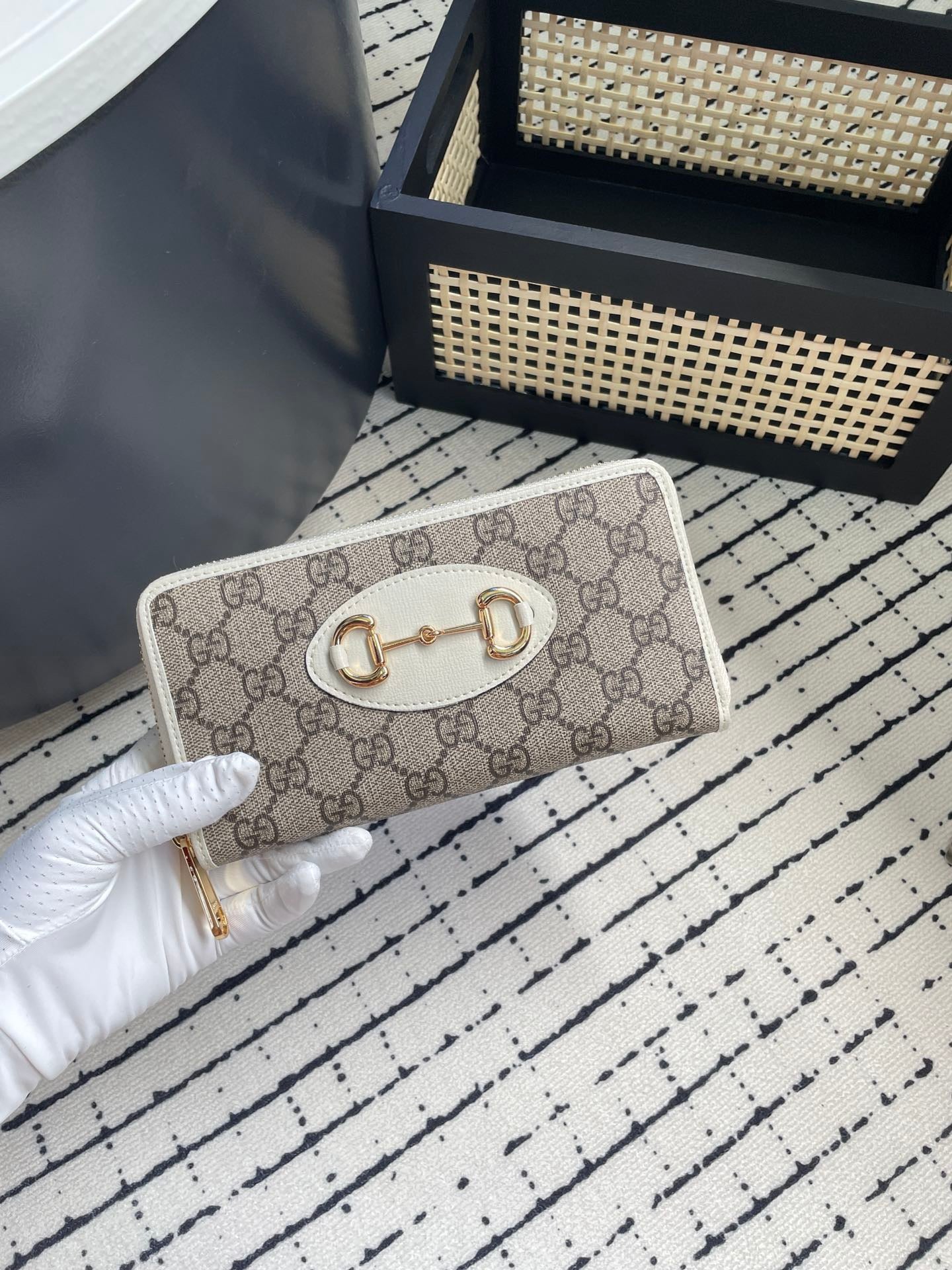 Gucci Horsebit GG Monogram Clutch Wallet – White Accent