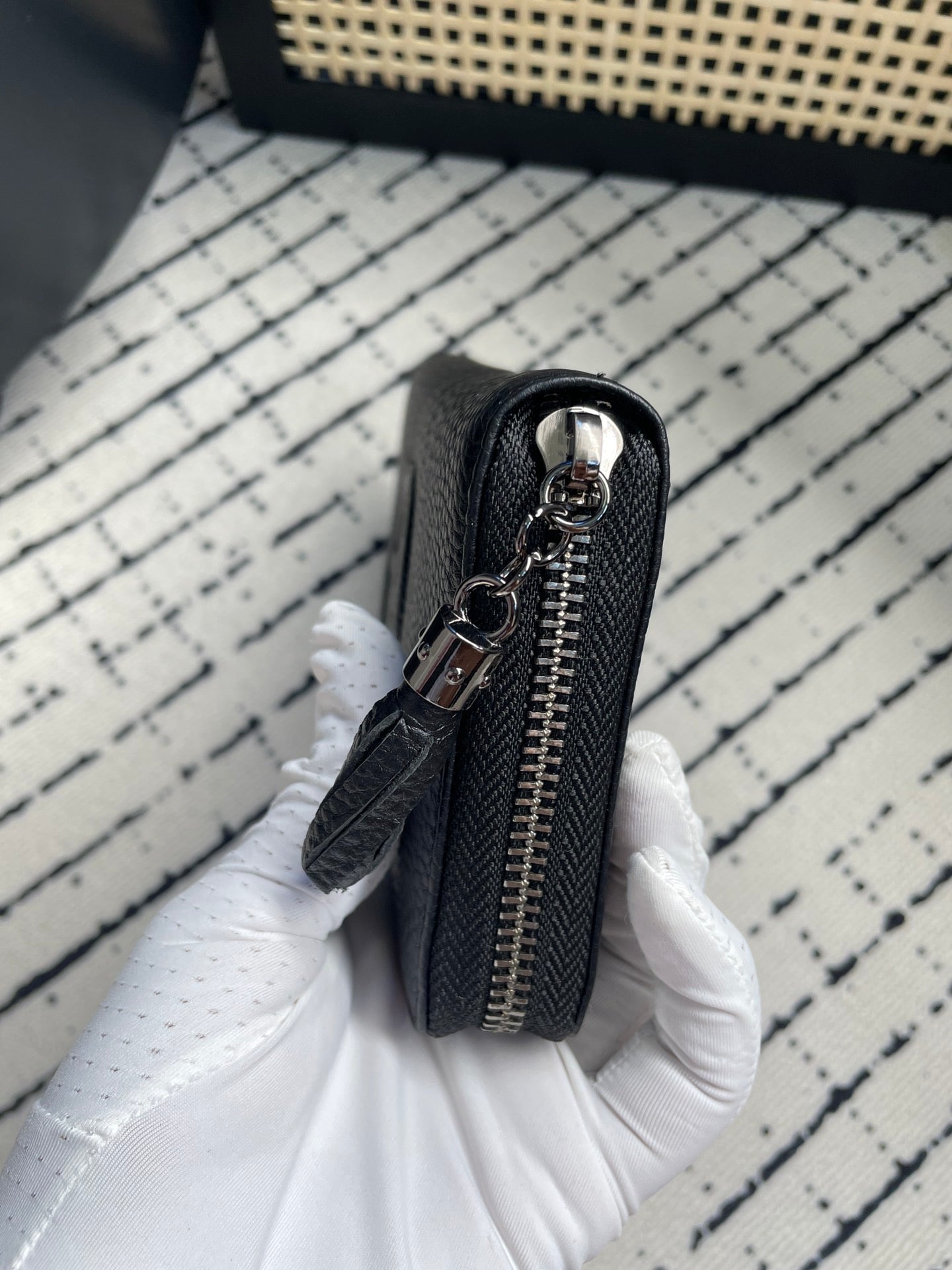 Gucci Black Wallet Series – Embossed, Zipped