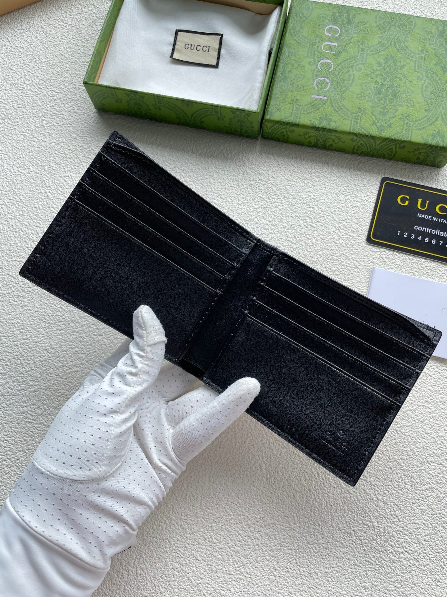 Gucci Black Leather Wallet – Metal Logo Stripe Emblem Edition