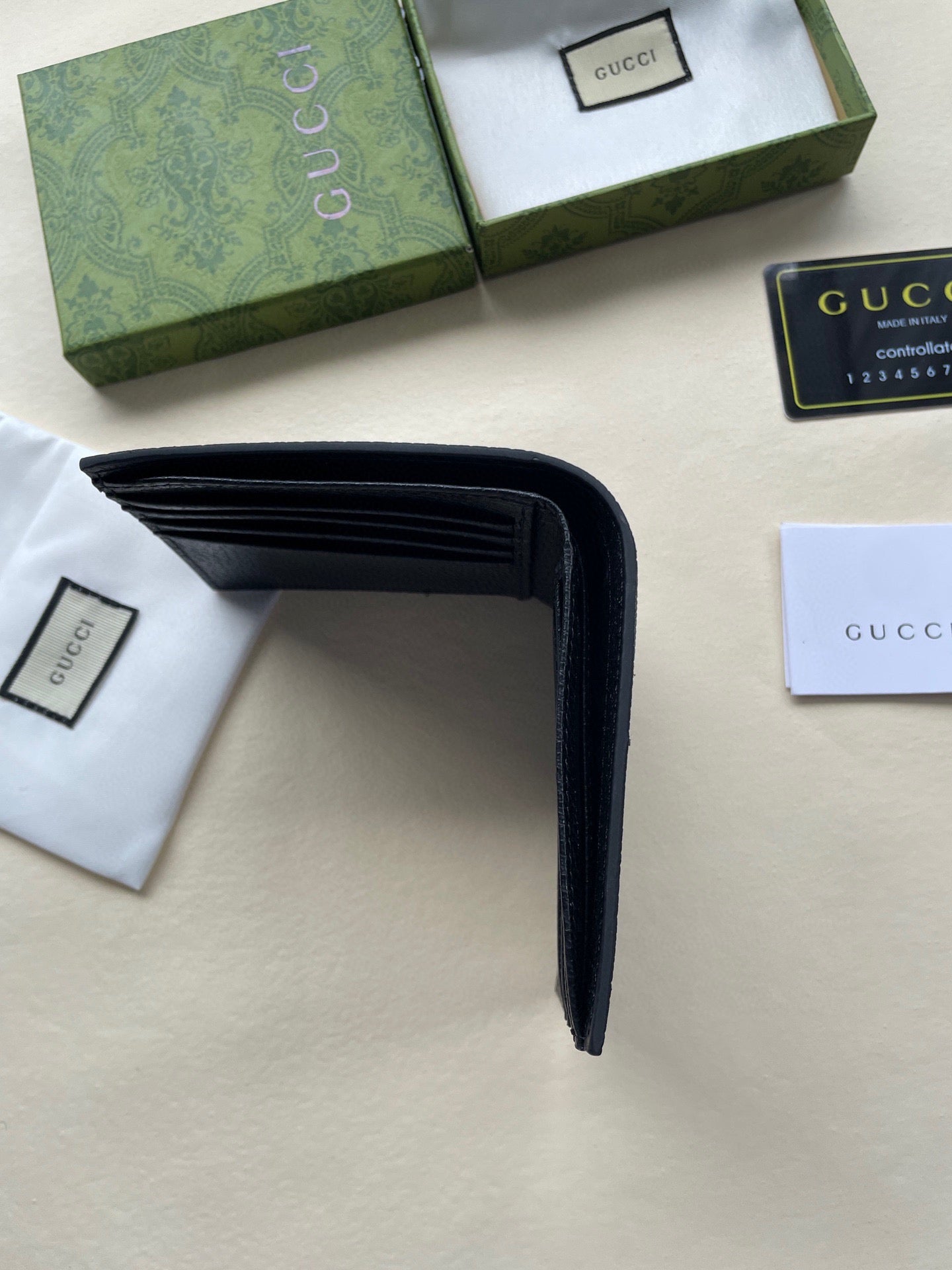 Gucci Black Leather Wallet – Gold Bee Emblem Edition