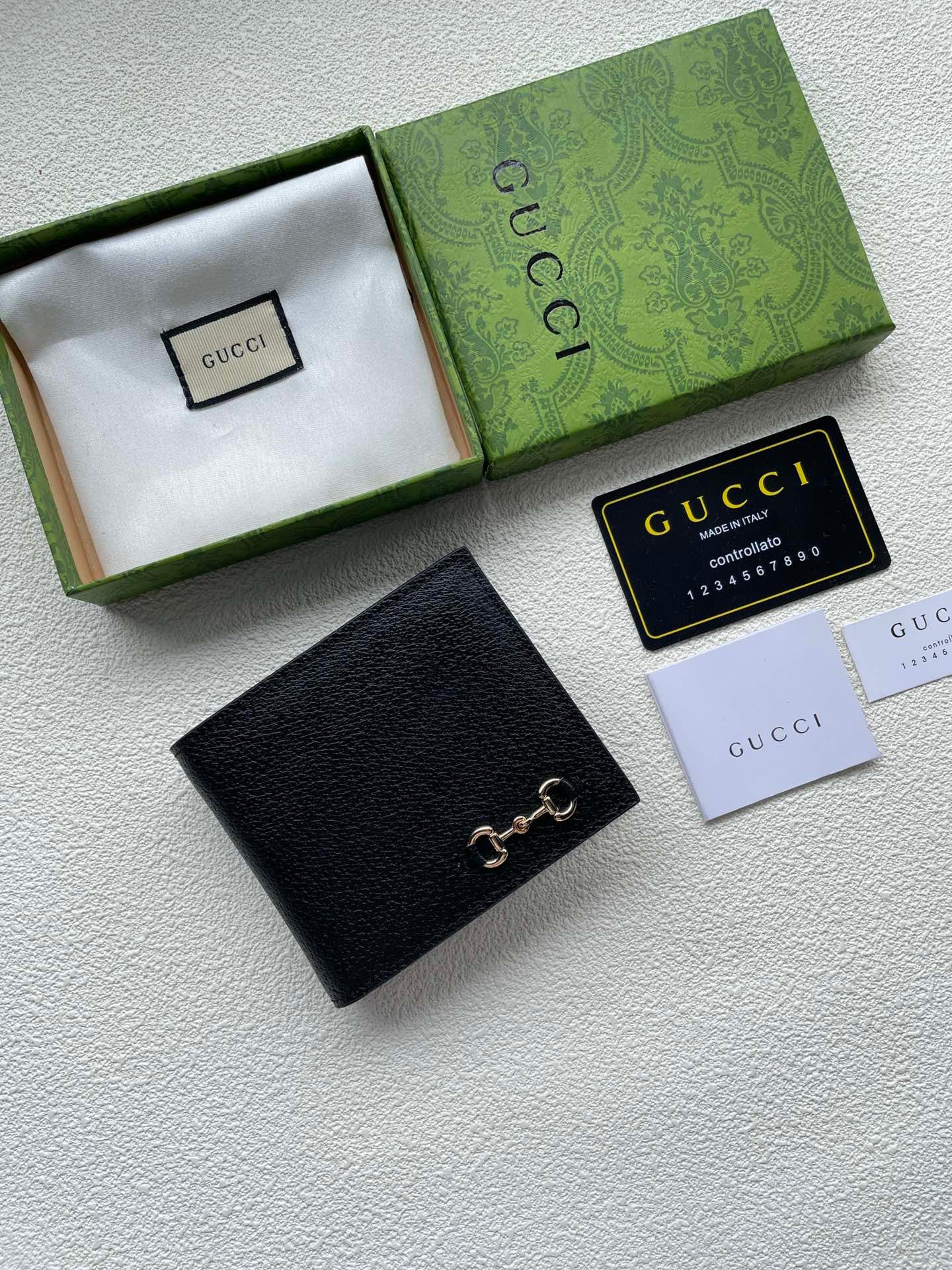 Gucci Black Leather Wallet – Horsebit Accent Edition