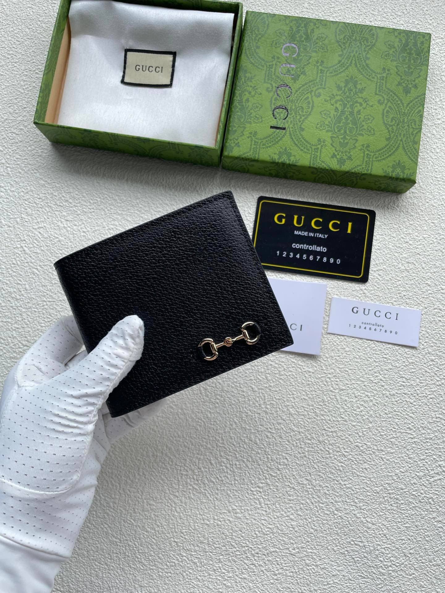 Gucci Black Leather Wallet – Horsebit Accent Edition