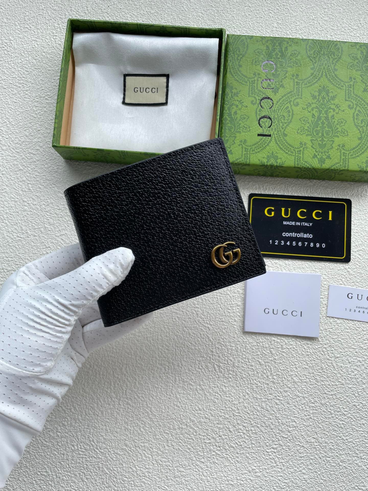 Gucci Black Leather Wallet – Gold GG Corner Emblem Edition
