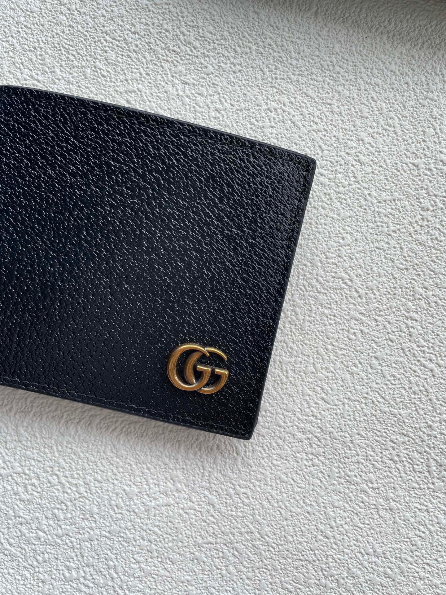 Gucci Black Leather Wallet – Gold GG Corner Emblem Edition