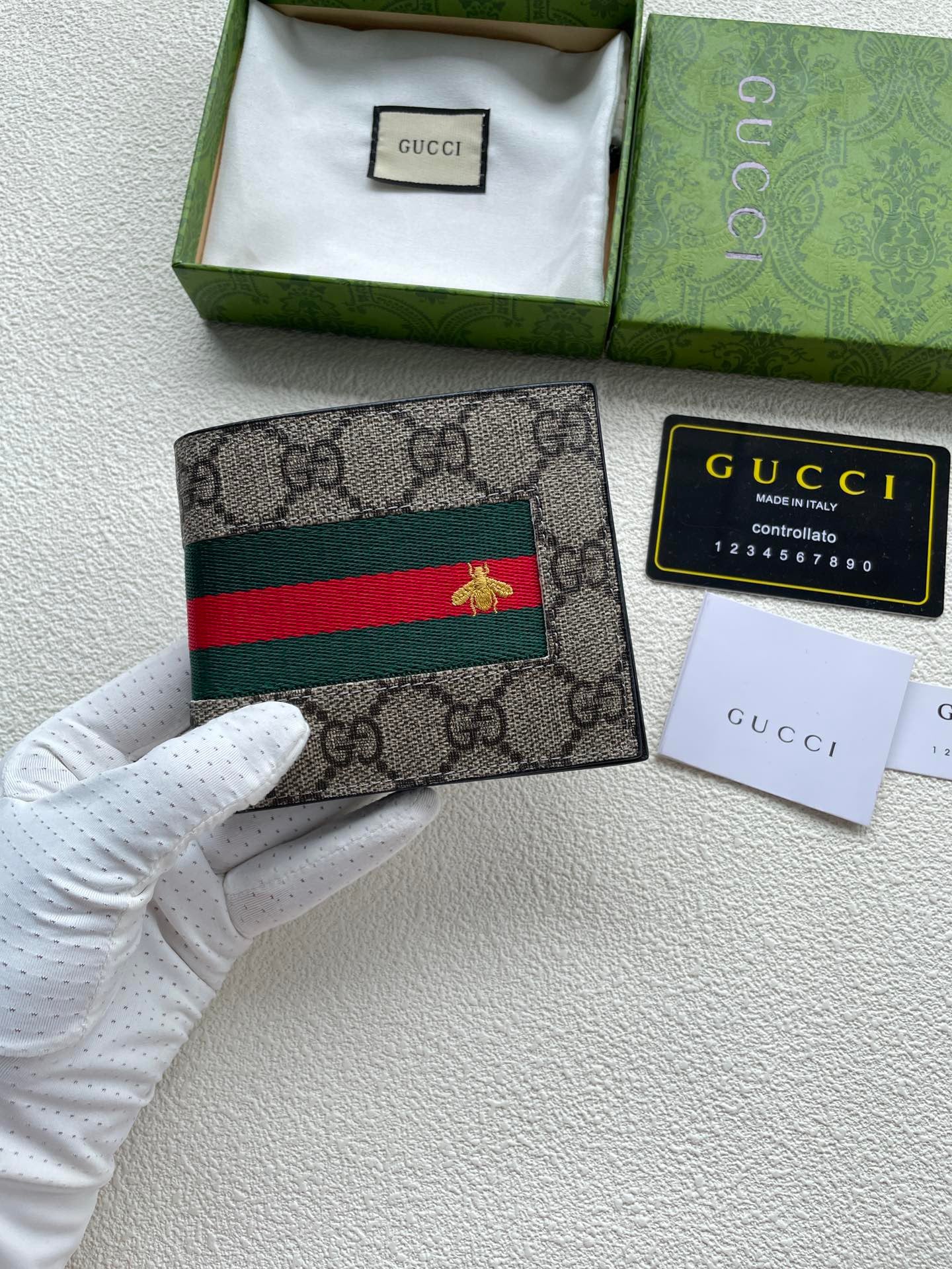 Gucci Signature Wallet – Monogram, Stripe & Canvas Variants