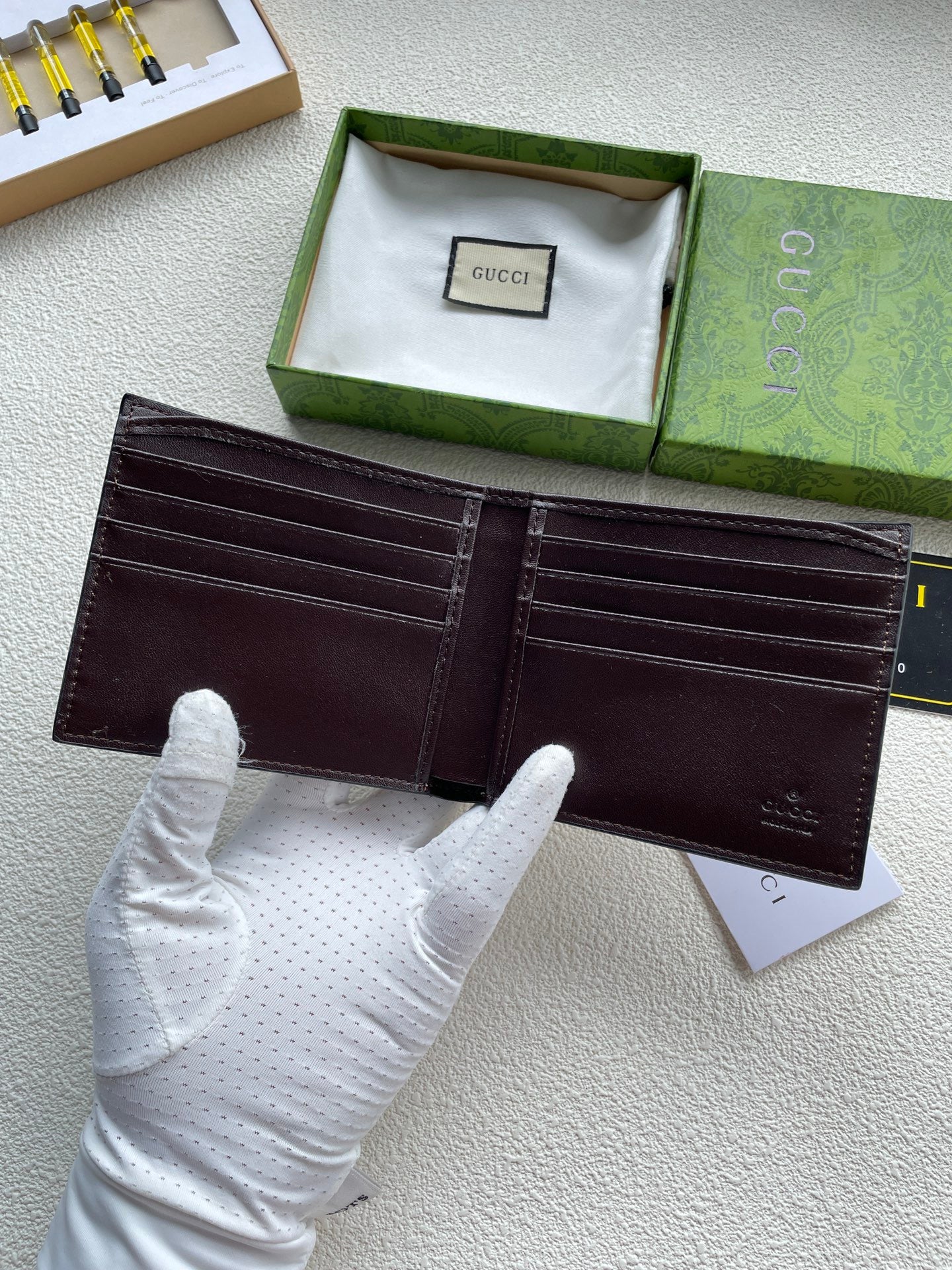 Gucci Signature Wallet – Monogram, Stripe & Canvas Variants