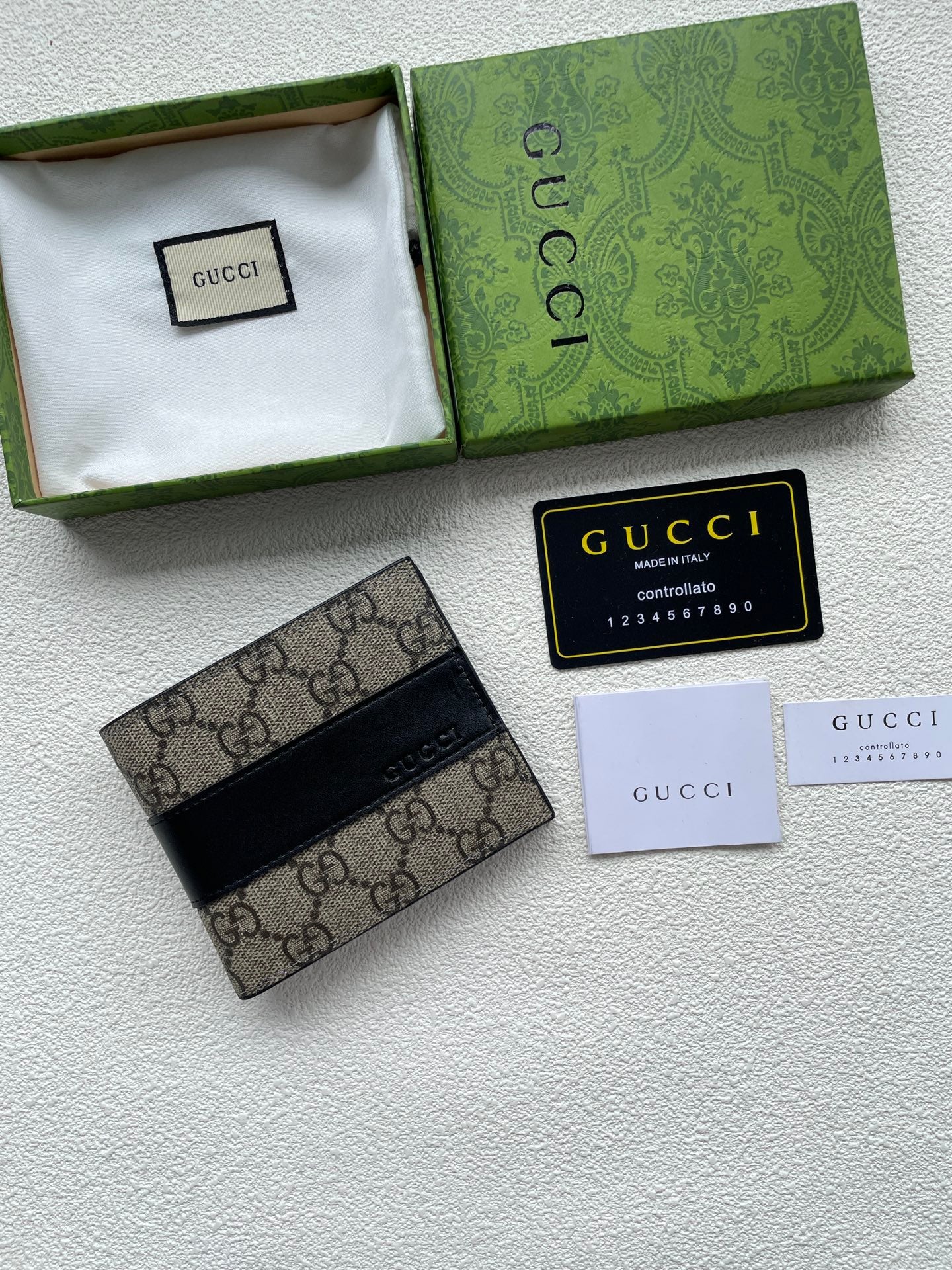 Gucci Signature Wallet – Monogram, Stripe & Canvas Variants