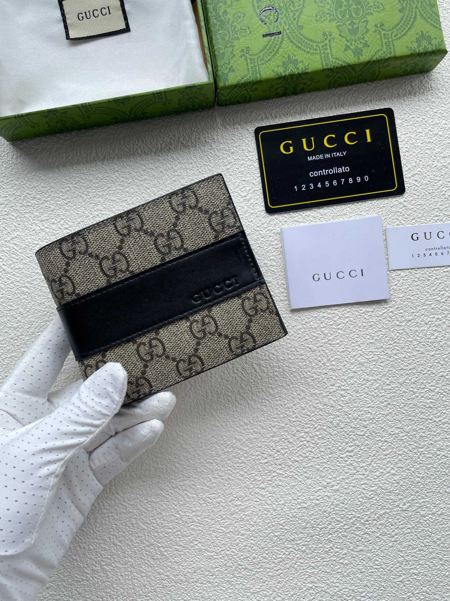 Gucci Signature Wallet – Monogram, Stripe & Canvas Variants