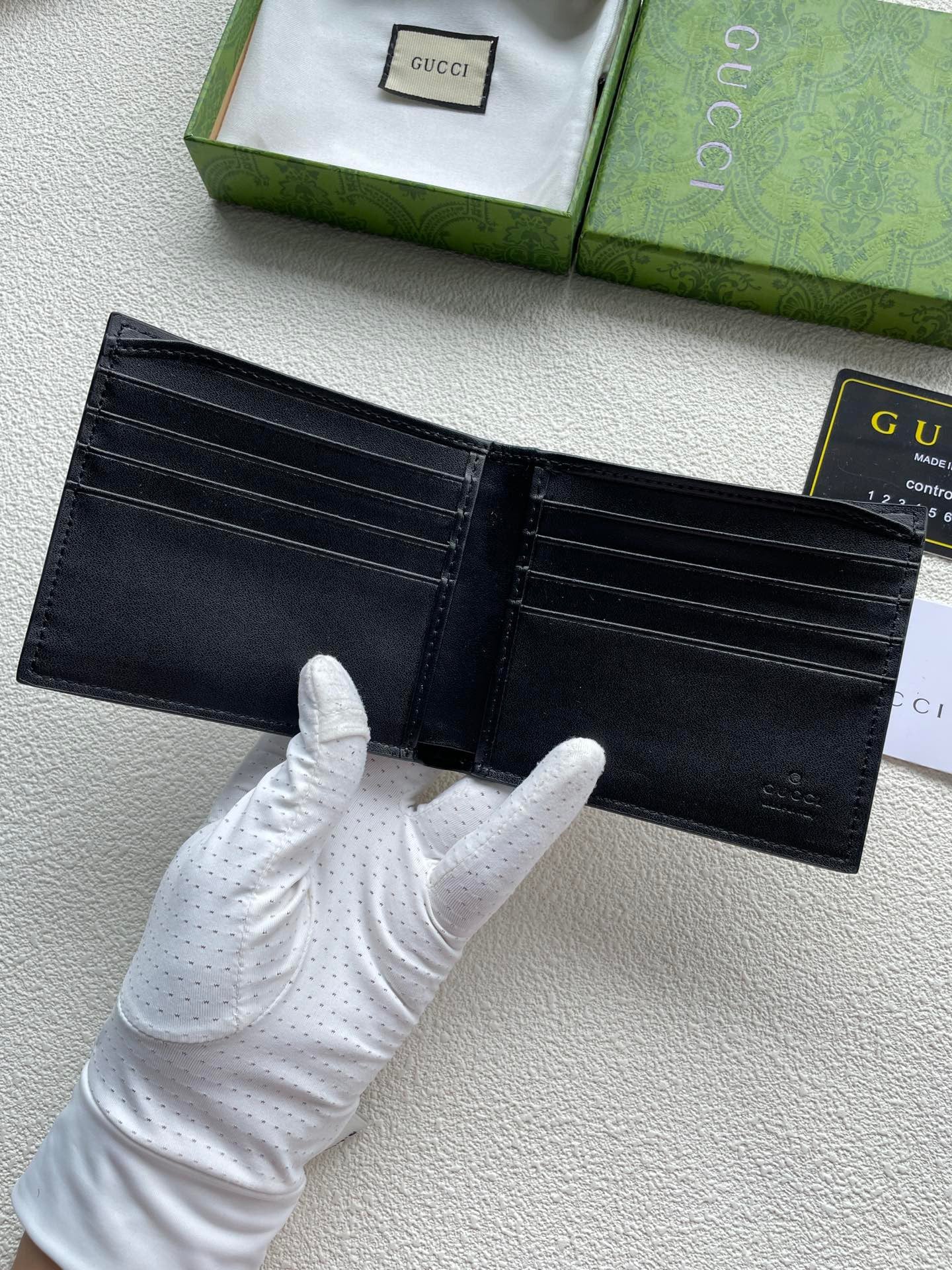 Gucci Signature Wallet – Monogram, Stripe & Canvas Variants