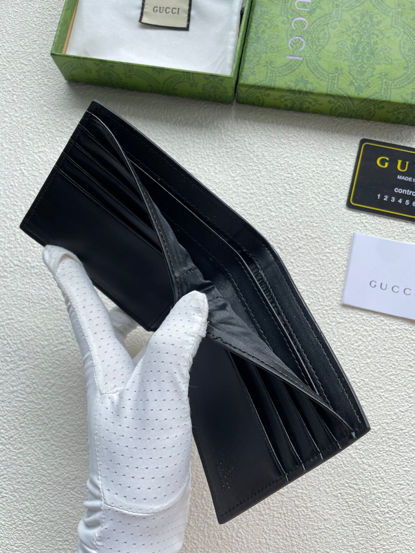 Gucci Signature Wallet – Monogram, Stripe & Canvas Variants