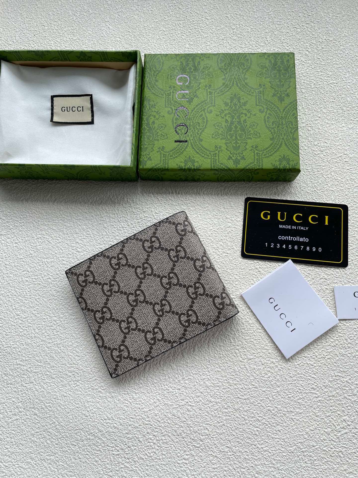 Gucci GG Tiger Wallet Set – Beige Canvas with Roaring Tiger Motif