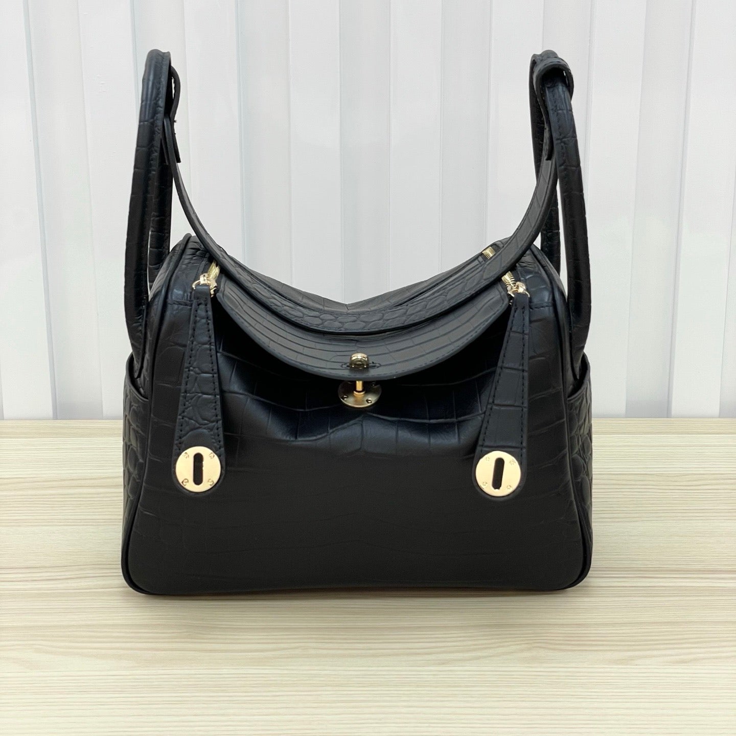 Luxury Structured Handbag Collection – Pebbled & Croc-Textured Leather with Metallic Hardware