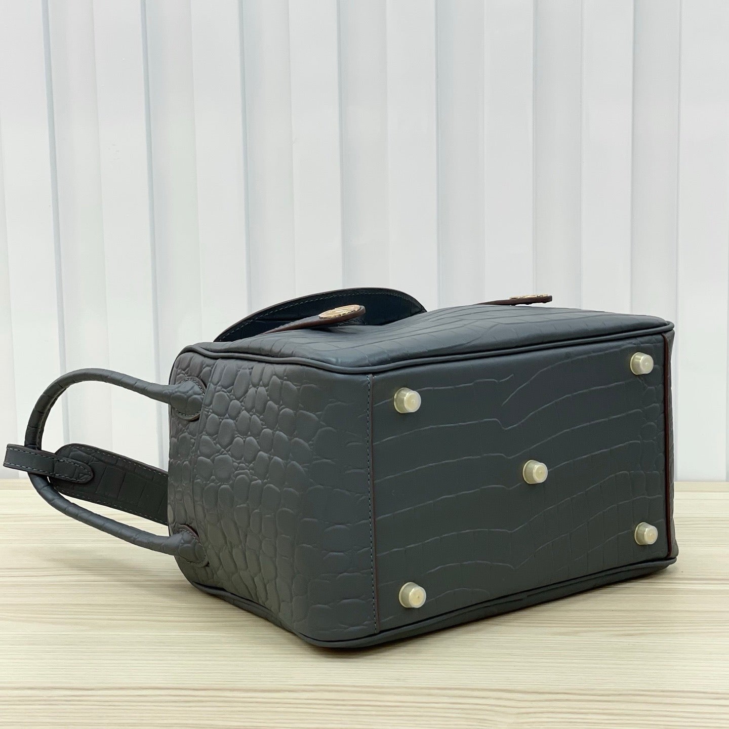 Luxury Structured Handbag Collection – Pebbled & Croc-Textured Leather with Metallic Hardware