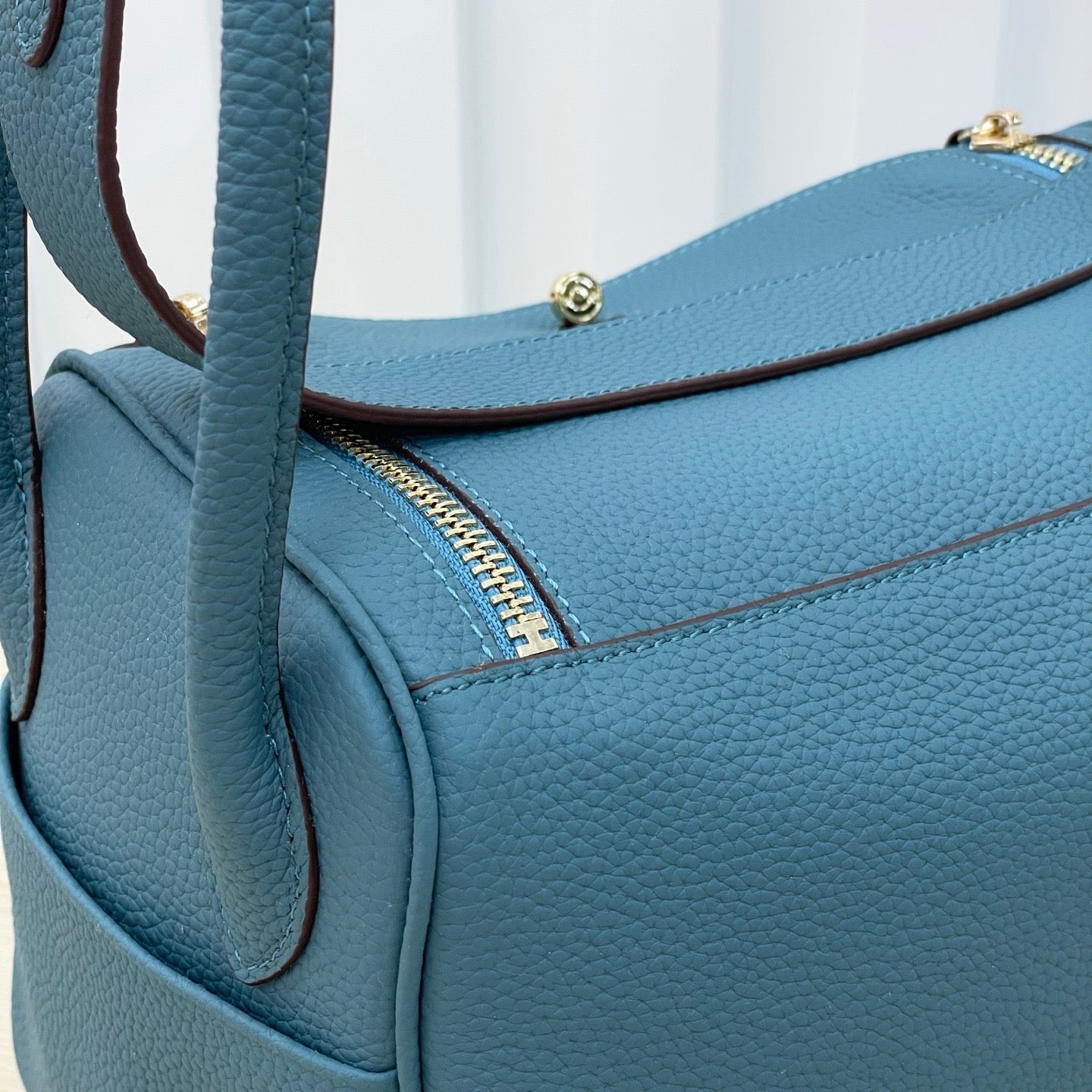 Luxury Structured Handbag Collection – Pebbled & Croc-Textured Leather with Metallic Hardware