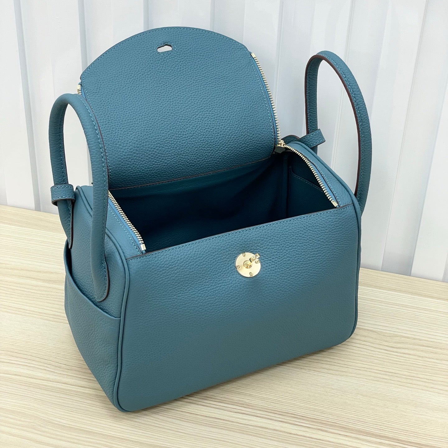 Luxury Structured Handbag Collection – Pebbled & Croc-Textured Leather with Metallic Hardware