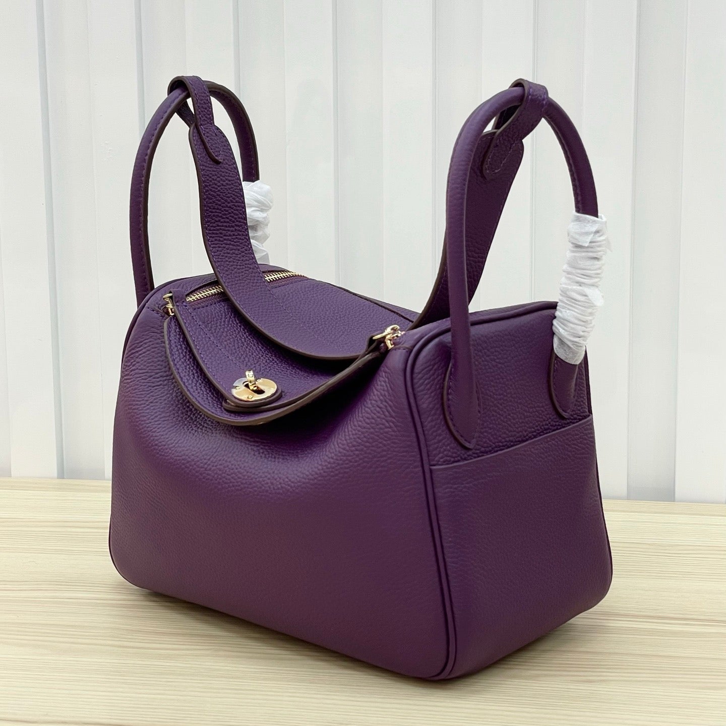 Luxury Structured Handbag Collection – Pebbled & Croc-Textured Leather with Metallic Hardware