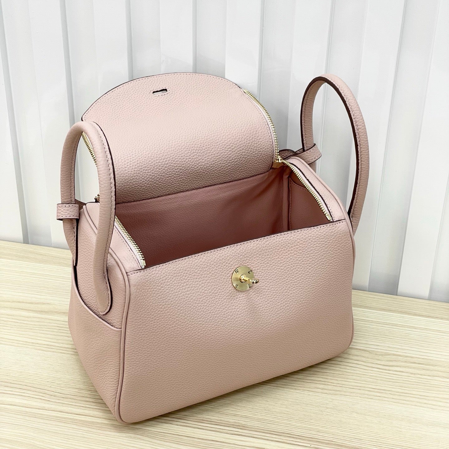 Luxury Structured Handbag Collection – Pebbled & Croc-Textured Leather with Metallic Hardware