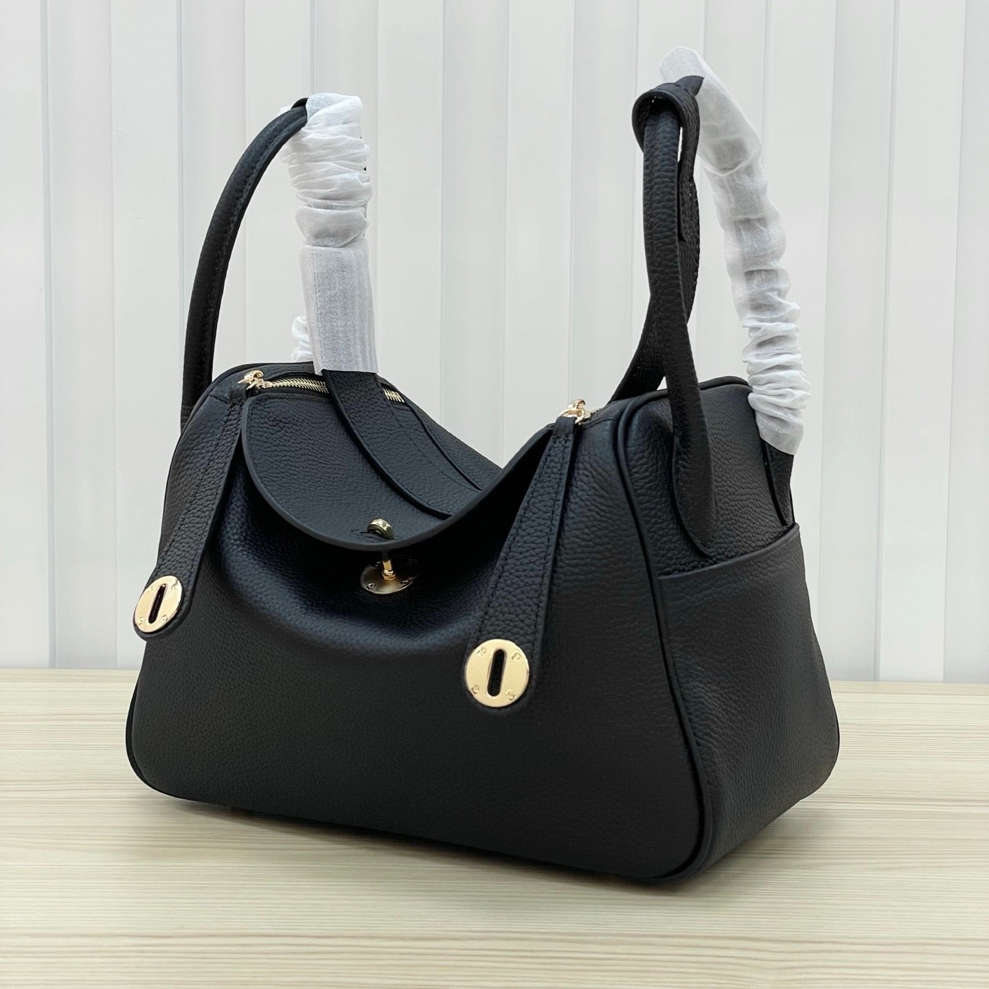 Luxury Structured Handbag Collection – Pebbled & Croc-Textured Leather with Metallic Hardware