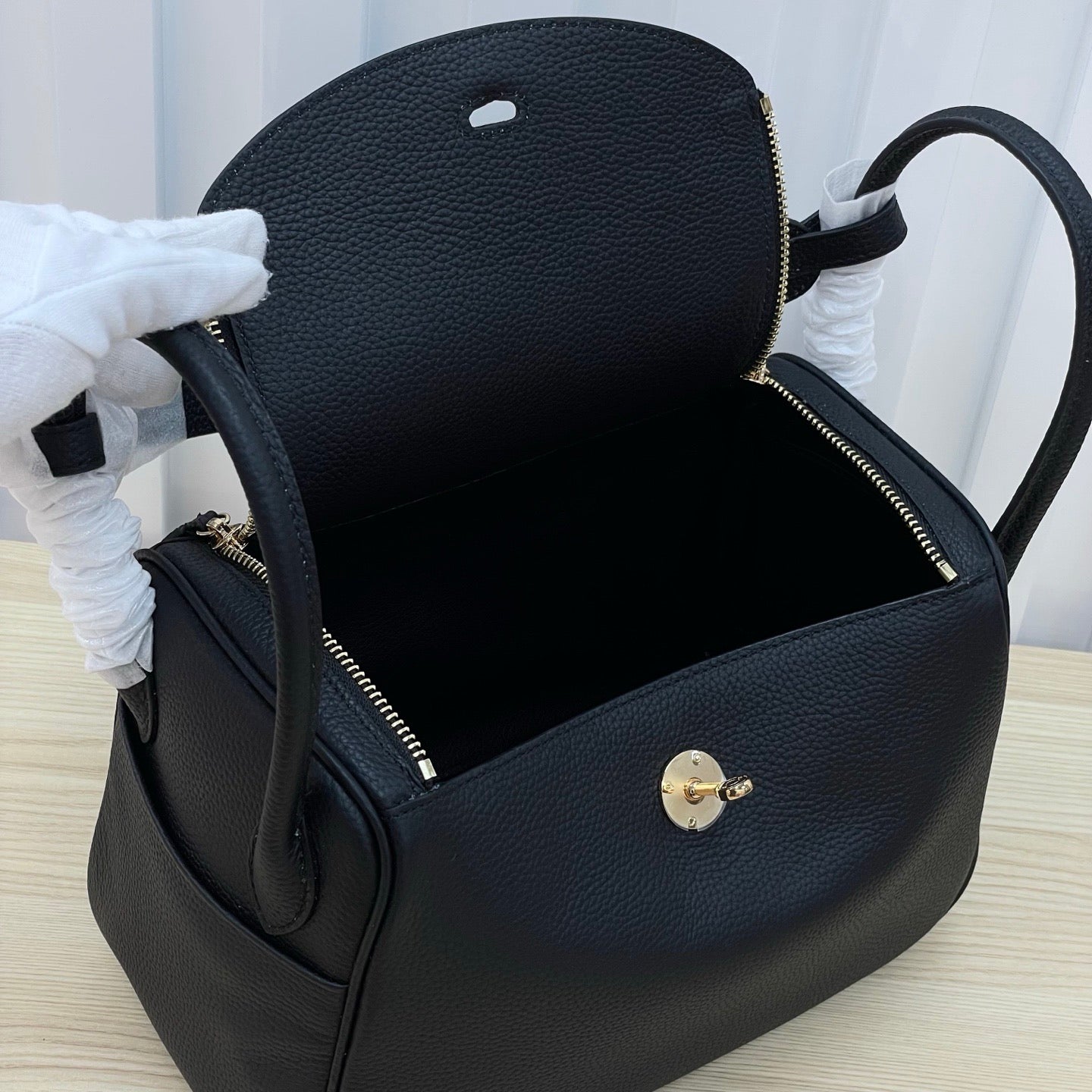 Luxury Structured Handbag Collection – Pebbled & Croc-Textured Leather with Metallic Hardware